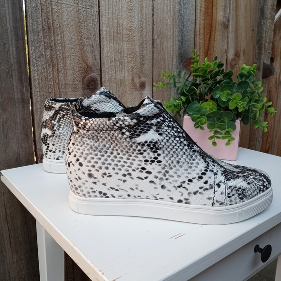 Aqua College Snake Leather Wedge Sneakers Size 7 - Picture 1 of 8